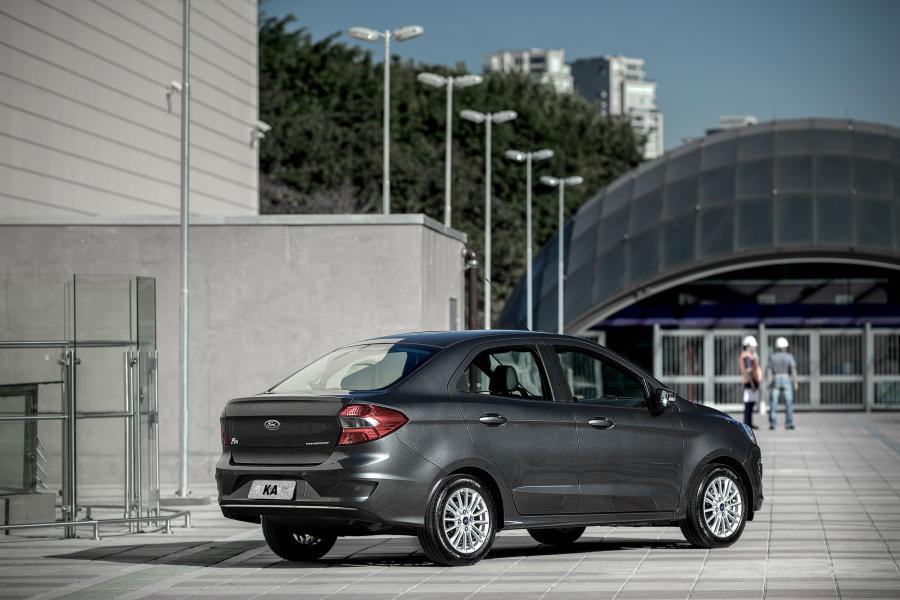  Ford Ka Titanium Sedan 2018 года  (LA) (фото 3 из 19)
